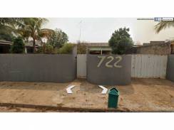 CASA 3 QUARS/150M2 AREA CONSTRUIDA/LOTE COM 576M2/CENTRO PARANATINGA MT